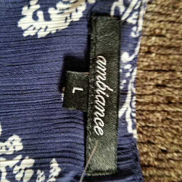 Sleeveless Top - Picture 3 of 3